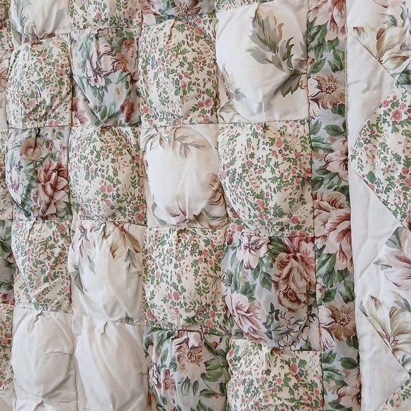 Puff Quilt Homemade - Picture 4 of 15